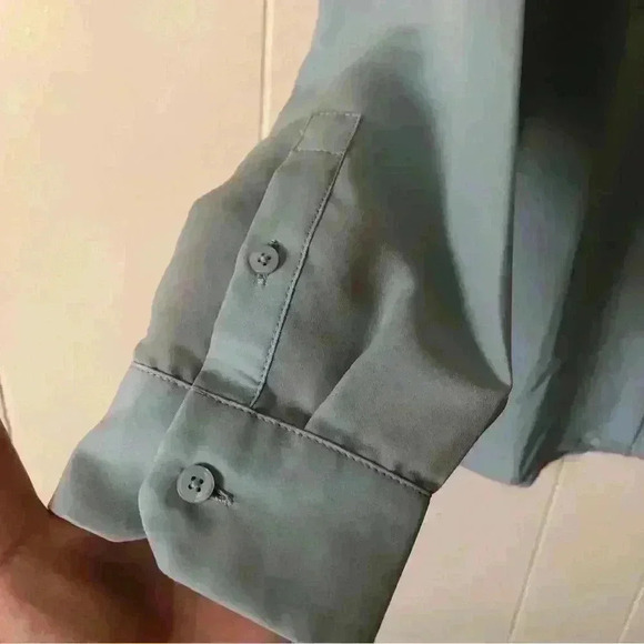 Talbots Hidden Closure Pleat Detail Front Polyester Top Blouse Size MP - Picture 6 of 8